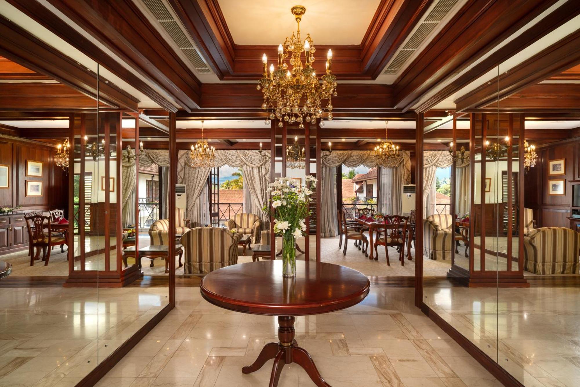 Mahaweli Reach Hotel Kandy Zewnętrze zdjęcie