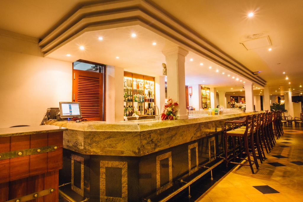 Mahaweli Reach Hotel Kandy Zewnętrze zdjęcie
